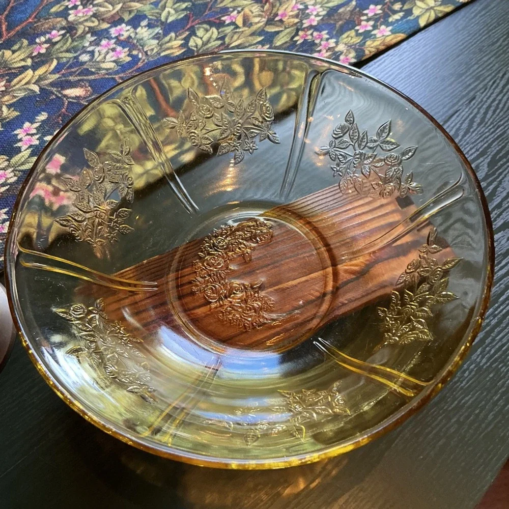 Federal Glass Sharon Cabbage Rose‎ Amber Depression Bowl 8.5 Inch Vintage